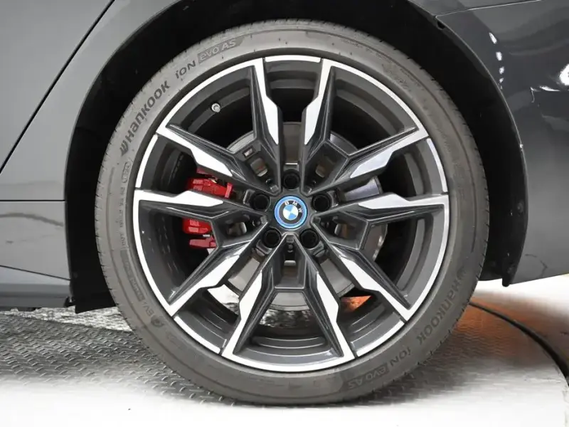 2024 BMW i4 с пробегом 10 358 км