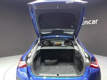 2022 BMW i4 с пробегом 34 378 км