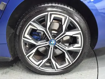2022 BMW i4 с пробегом 34 378 км