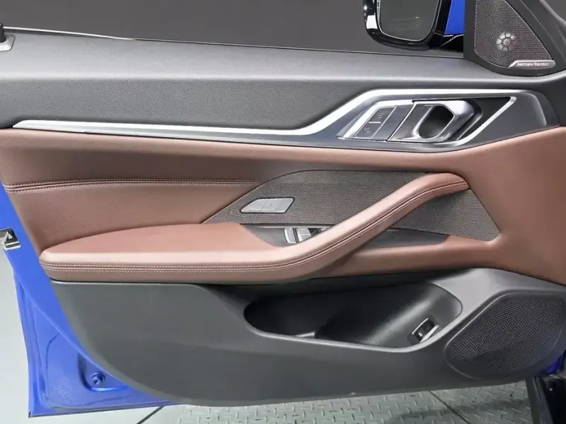 2022 BMW i4 с пробегом 34 378 км