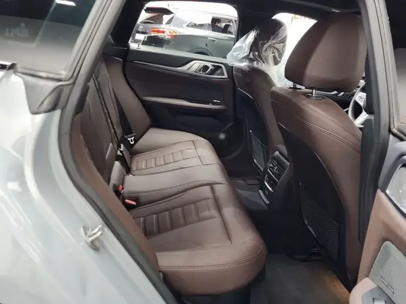 2024 BMW i4 с пробегом 8 835 км