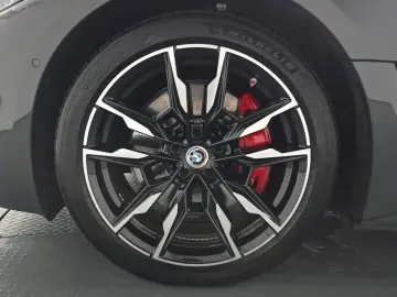 2024 BMW i4 с пробегом 90 880 км