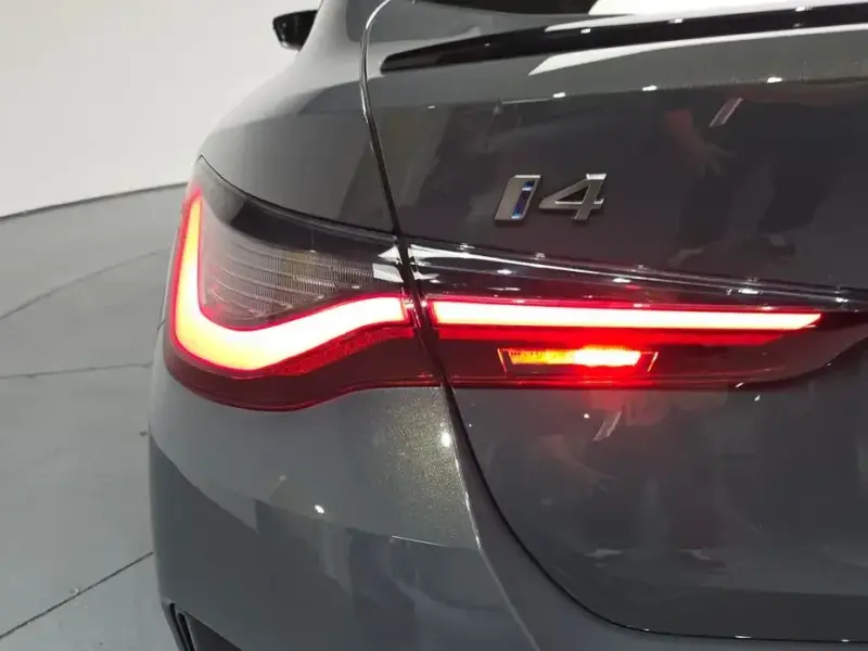 2024 BMW i4 с пробегом 90 880 км
