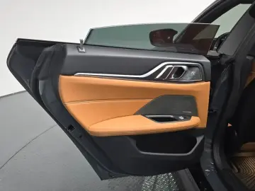 2024 BMW i4 с пробегом 90 880 км