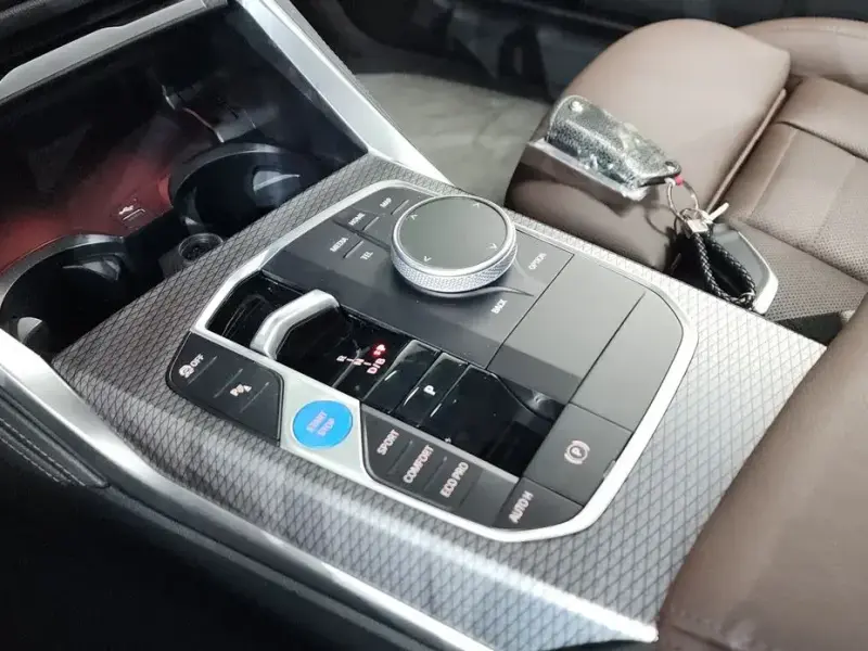 2023 BMW i4 с пробегом 37 284 км