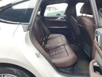 2023 BMW i4 с пробегом 37 284 км