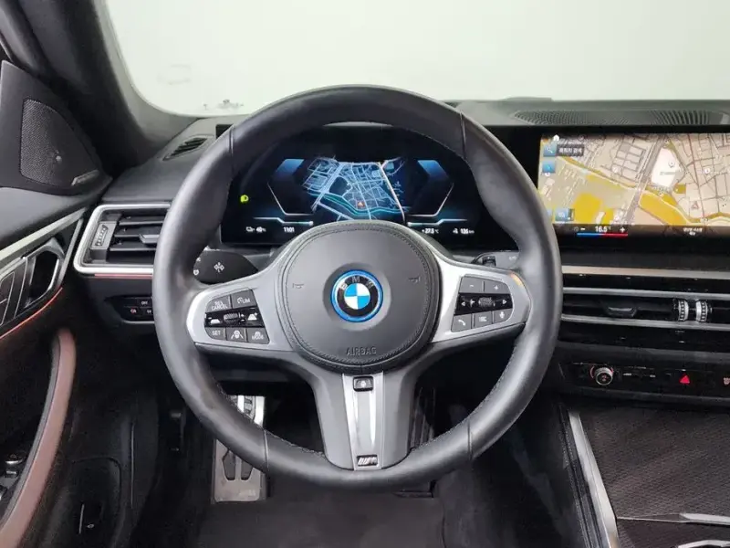 2023 BMW i4 с пробегом 37 284 км