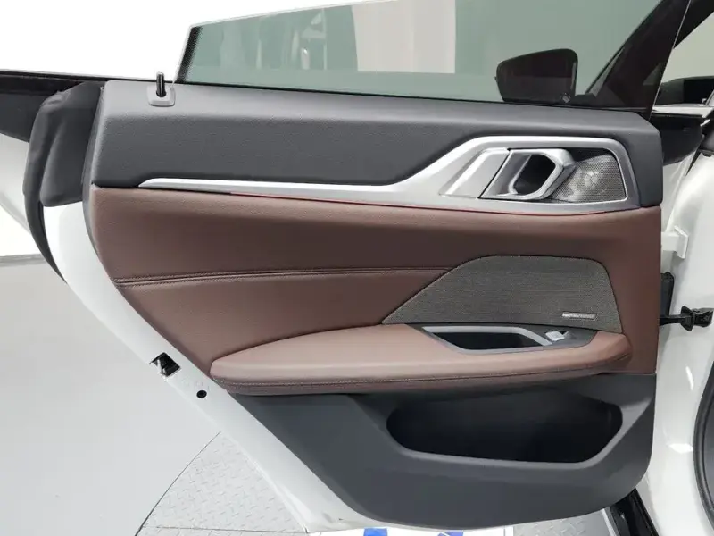 2023 BMW i4 с пробегом 37 284 км