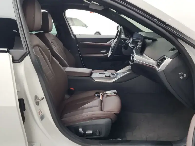 2023 BMW i4 с пробегом 37 284 км