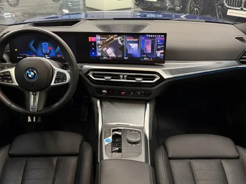 2024 BMW i4 с пробегом 35 880 км