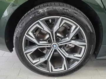2022 BMW i4 с пробегом 35 316 км