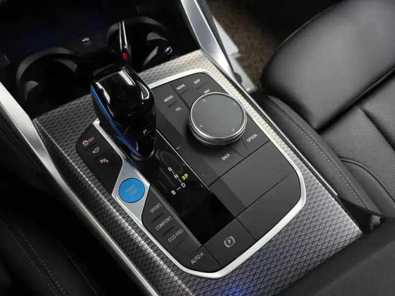 2022 BMW i4 с пробегом 35 316 км