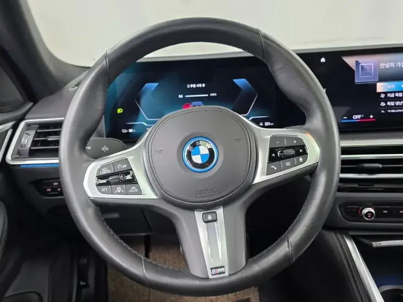 2022 BMW i4 с пробегом 35 316 км