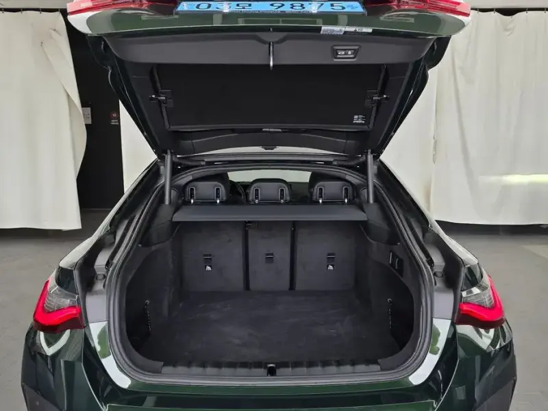 2022 BMW i4 с пробегом 35 316 км