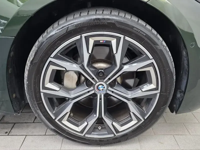 2022 BMW i4 с пробегом 35 316 км