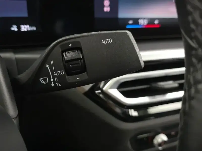 2022 BMW i4 с пробегом 35 316 км