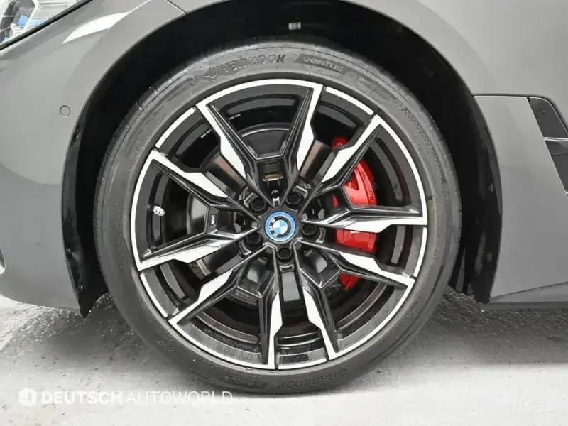 2023 BMW i4 с пробегом 76 819 км