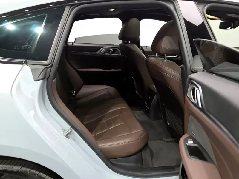 2022 BMW i4 с пробегом 119 100 км