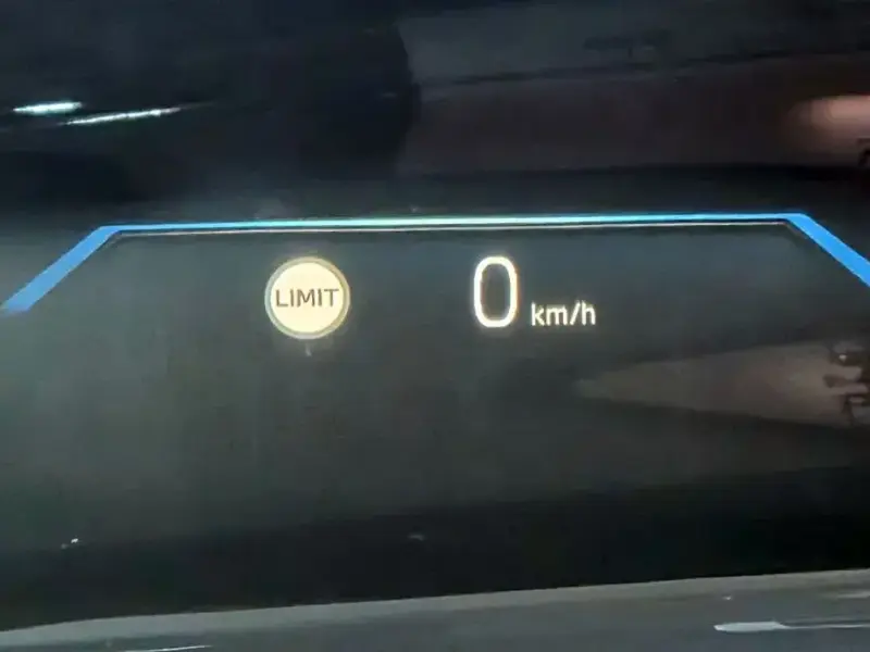 2022 BMW i4 с пробегом 119 100 км