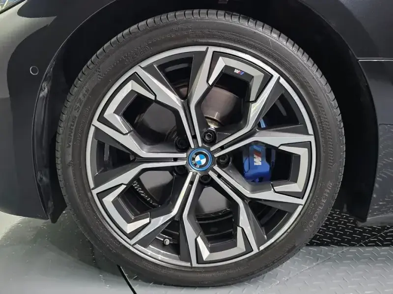 2022 BMW i4 с пробегом 46 102 км