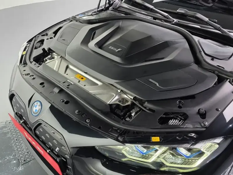 2022 BMW i4 с пробегом 46 102 км
