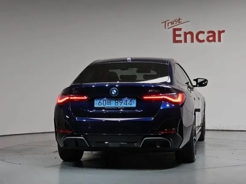 2022 BMW i4 с пробегом 39 485 км