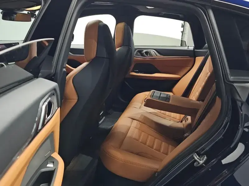 2022 BMW i4 с пробегом 39 485 км