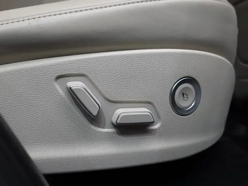 2023 Genesis GV80 с пробегом 33 056 км