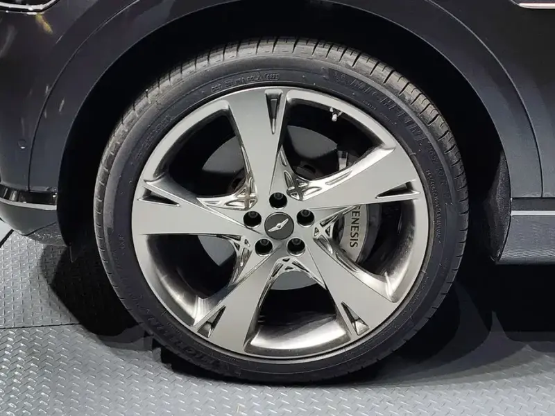 2023 Genesis GV80 с пробегом 30 146 км