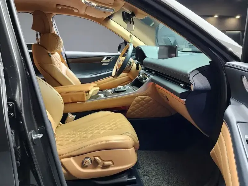 2023 Genesis GV80 с пробегом 30 146 км