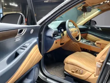 2023 Genesis GV80 с пробегом 30 146 км