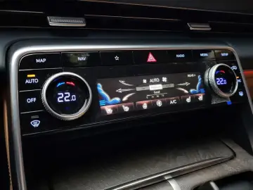 2023 Genesis GV80 с пробегом 30 146 км