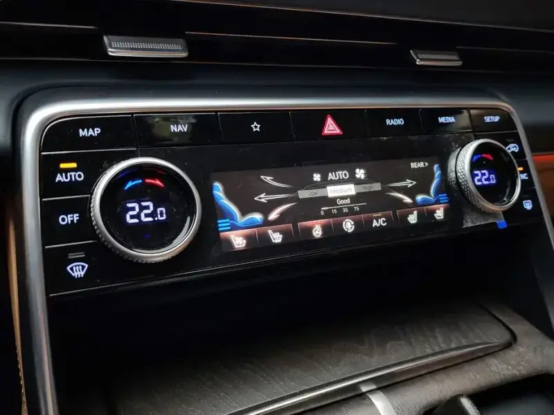 2023 Genesis GV80 с пробегом 30 146 км