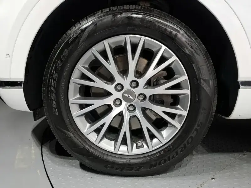 2023 Genesis GV80 с пробегом 50 967 км