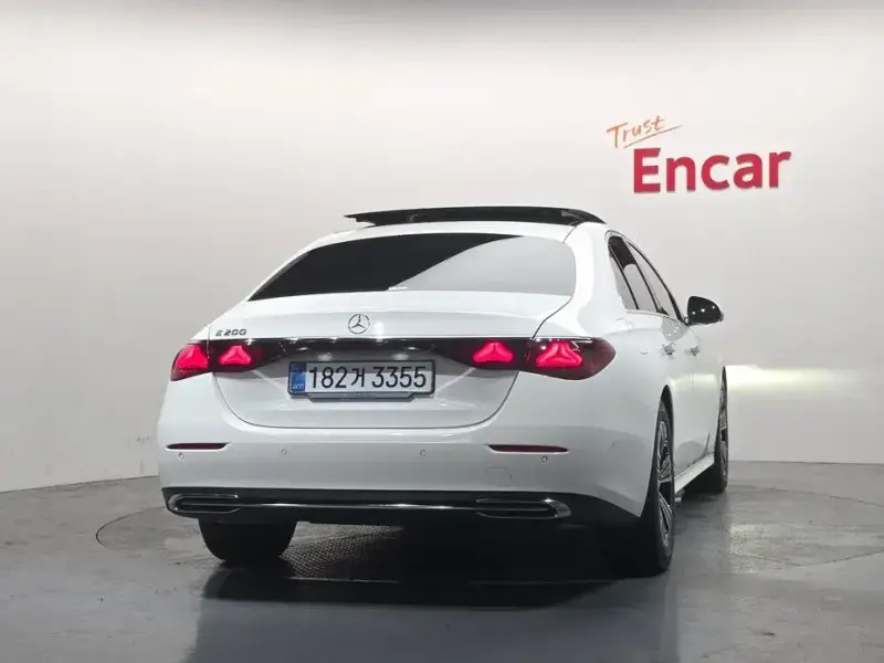 2025 Mercedes-Benz E-Класс с пробегом 1 266 км