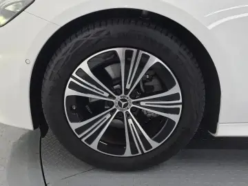 2025 Mercedes-Benz E-Класс с пробегом 1 266 км