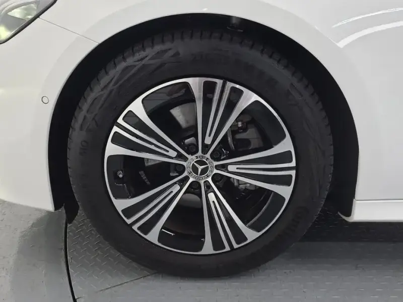 2025 Mercedes-Benz E-Класс с пробегом 1 266 км
