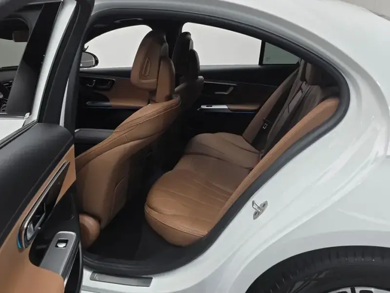 2025 Mercedes-Benz E-Класс с пробегом 1 266 км