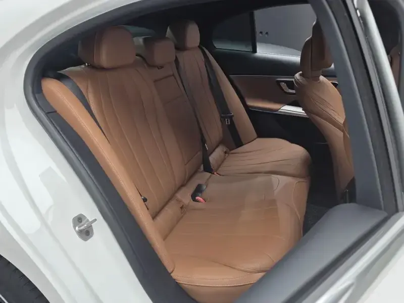 2025 Mercedes-Benz E-Класс с пробегом 1 266 км