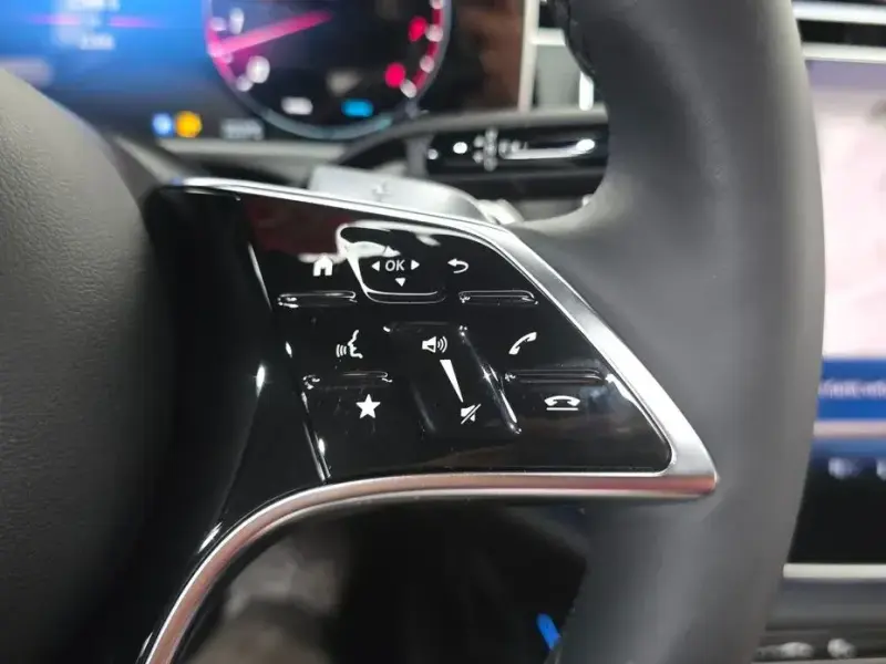 2025 Mercedes-Benz E-Класс с пробегом 1 266 км