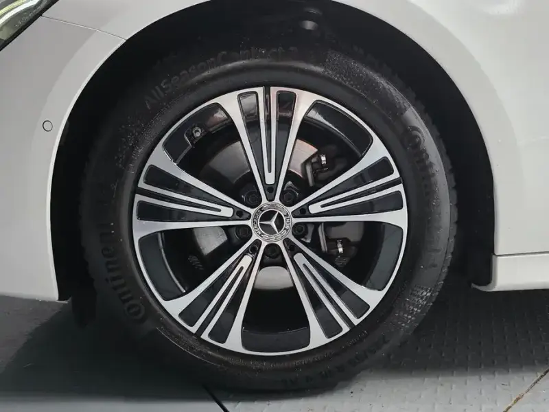 2024 Mercedes-Benz E-Класс с пробегом 30 649 км