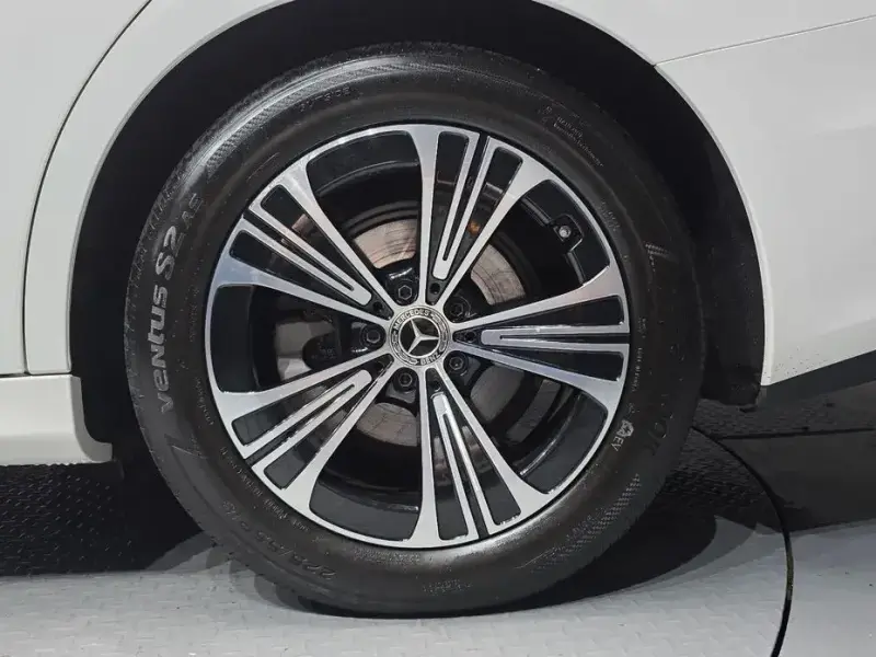 2024 Mercedes-Benz E-Класс с пробегом 30 649 км
