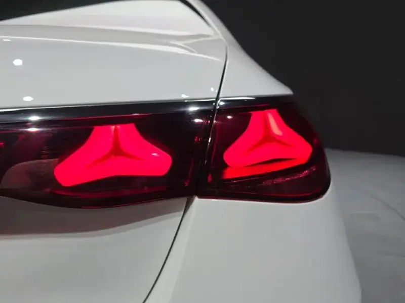 2024 Mercedes-Benz E-Класс с пробегом 30 649 км