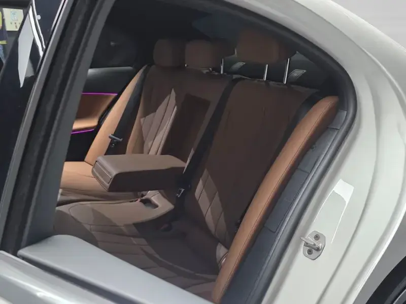2024 Mercedes-Benz E-Класс с пробегом 30 649 км