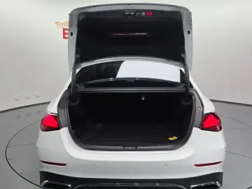 2026 Mercedes-Benz E-Класс с пробегом 4 143 км