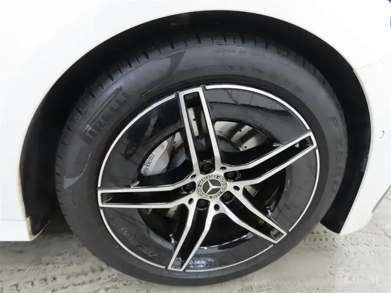 2025 Mercedes-Benz E-Класс с пробегом 13 003 км