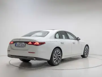 2025 Mercedes-Benz E-Класс с пробегом 1 142 км