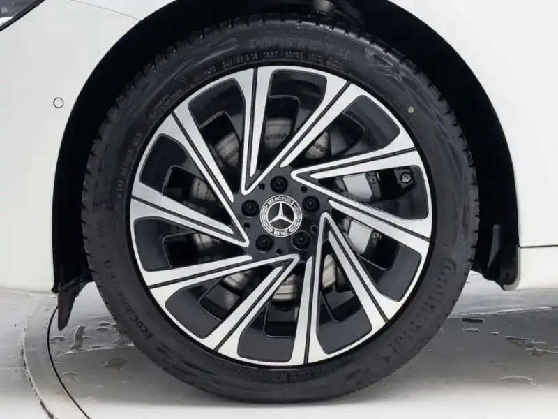 2025 Mercedes-Benz E-Класс с пробегом 1 142 км