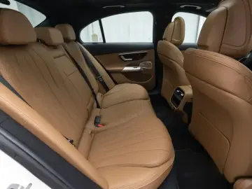 2025 Mercedes-Benz E-Класс с пробегом 1 142 км