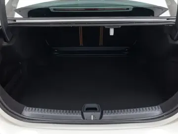 2025 Mercedes-Benz E-Класс с пробегом 1 142 км